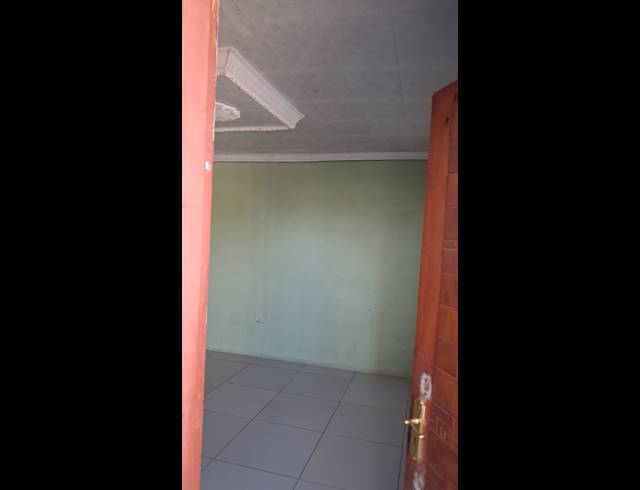 6 BEDROOM HOUSE FOR SALE IN TSAKANE EXT 12